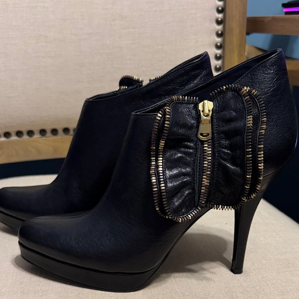 Juicy Couture side gold